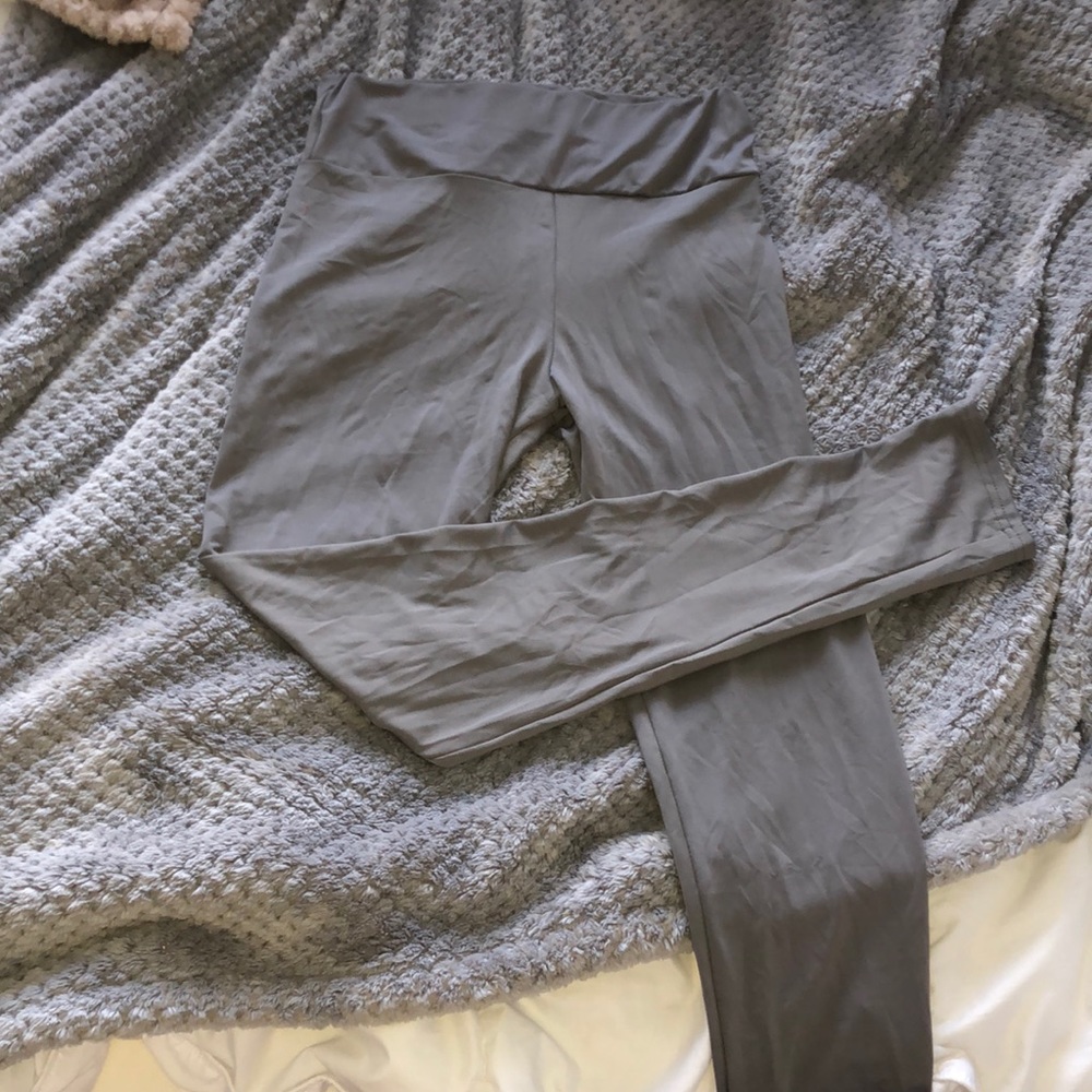 Grey leggings